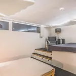 Πανσιόν A Restaurace 14 3*