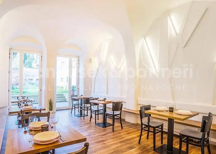Pensionat A Restaurace 14 3*