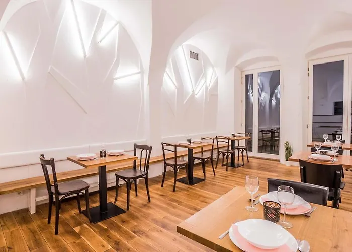 Pensionat A Restaurace 14 Hostinné
